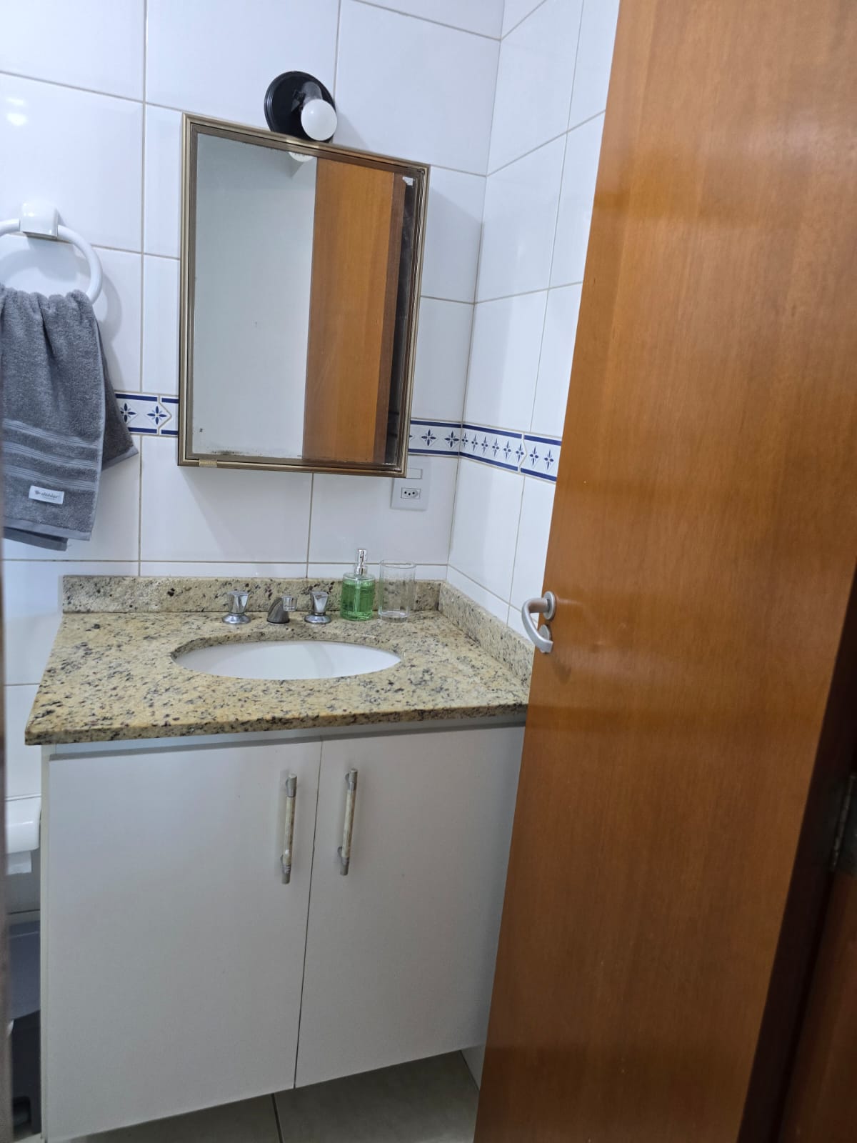 Capão da Canoa - Edifício Luiz Bassani / Apto 602 com Vaga (2 Dorm)