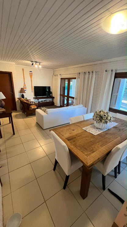 Xangrilá - Casa com 5 Dormitórios