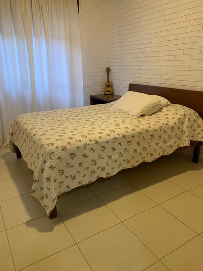Xangrilá - Casa com 5 Dormitórios