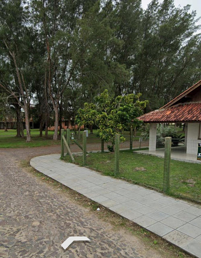 Xangrilá - Casa com 5 Dormitórios