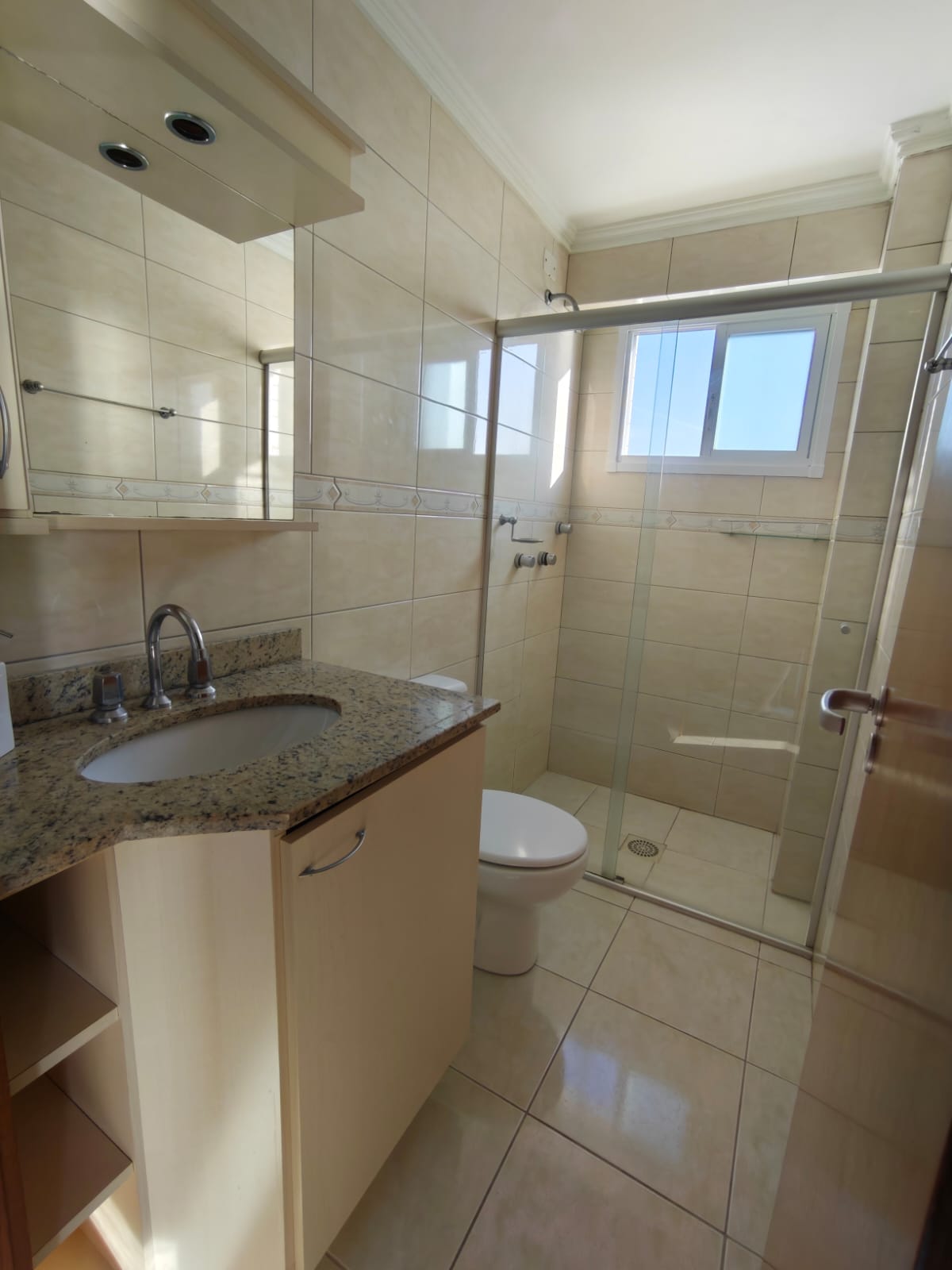 Capão da Canoa - Edifício Luiz Bassani / Apto 901 com Vaga (3 Dorm)