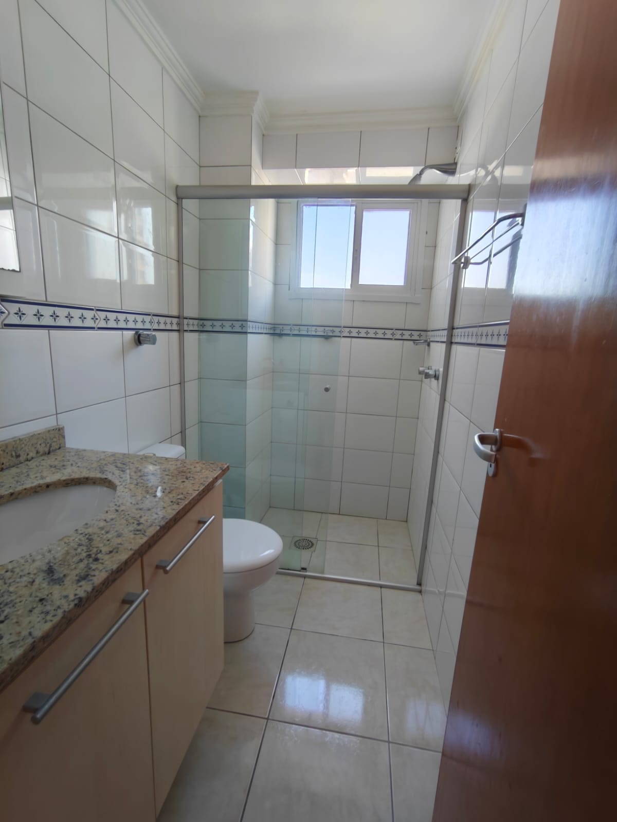 Capão da Canoa - Edifício Luiz Bassani / Apto 901 com Vaga (3 Dorm)