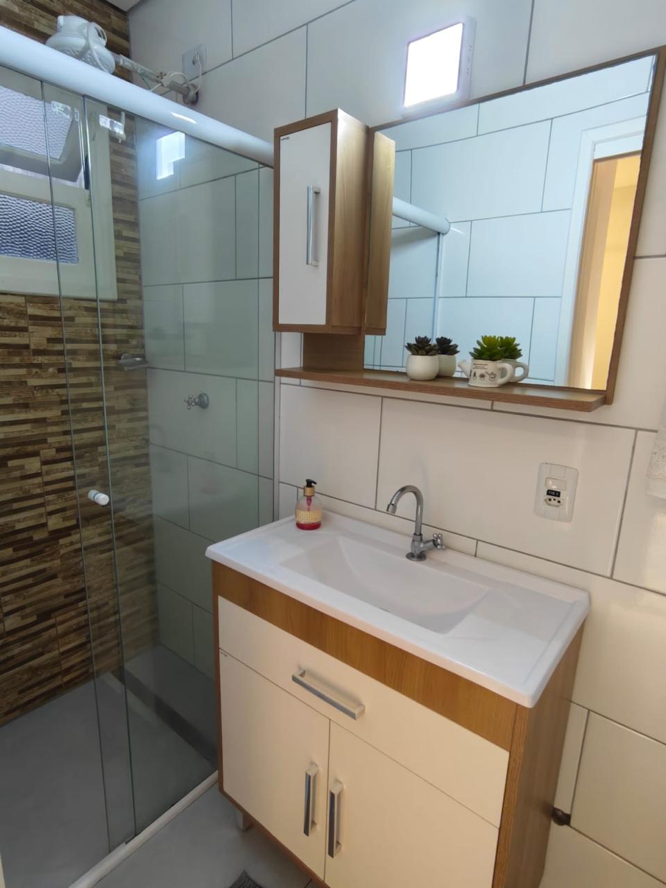 Capão da Canoa - Edifício Costa Azul / Apto 418 com Vaga (1 Dorm)